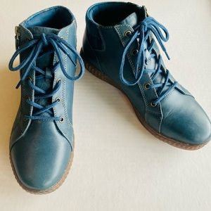 Clarks "Caroline Park" Boot
